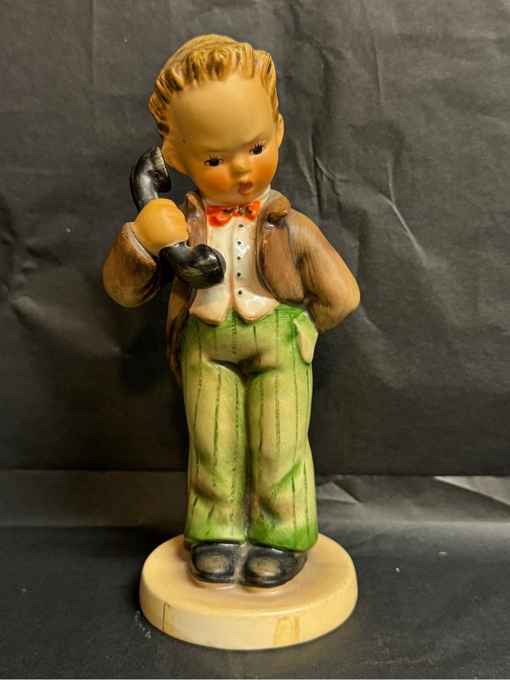 Vintage 1957 Goebel Hummel "Hello" Boy Figurine #124/0